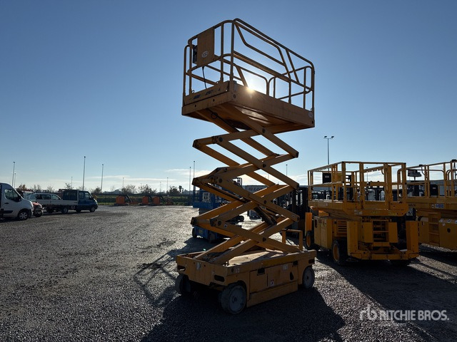 Haulotte Scissor Lift - Scissor lift: picture 2 Haulotte Scissor Lift - Scissor lift: picture 2