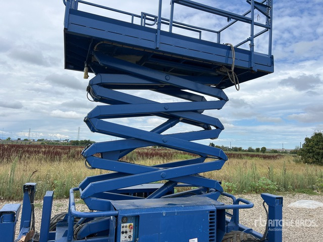 Scissor lift Skyjack SJ6832 RT Piattaforma aerea verticale: picture 6