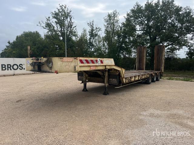 2004 Castera 3SS34T Tri/A Semi-Remorque Porte-Engin Lowboy Trailer - Low loader semi-trailer: picture 1 2004 Castera 3SS34T Tri/A Semi-Remorque Porte-Engin Lowboy Trailer - Low loader semi-trailer: picture 1