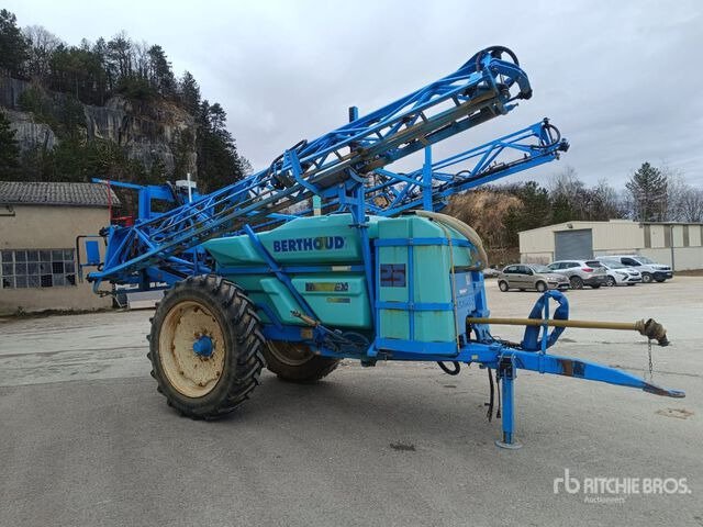 2005 Berthoud Racer 25 20 m S/A Pull-Type Sprayer - Trailed sprayer: picture 1 2005 Berthoud Racer 25 20 m S/A Pull-Type Sprayer - Trailed sprayer: picture 1