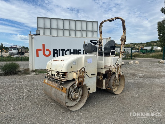 2007 Cat CB-224E Compacteur Vibrant Tandem Double Drum Roller - Road roller: picture 1 2007 Cat CB-224E Compacteur Vibrant Tandem Double Drum Roller - Road roller: picture 1