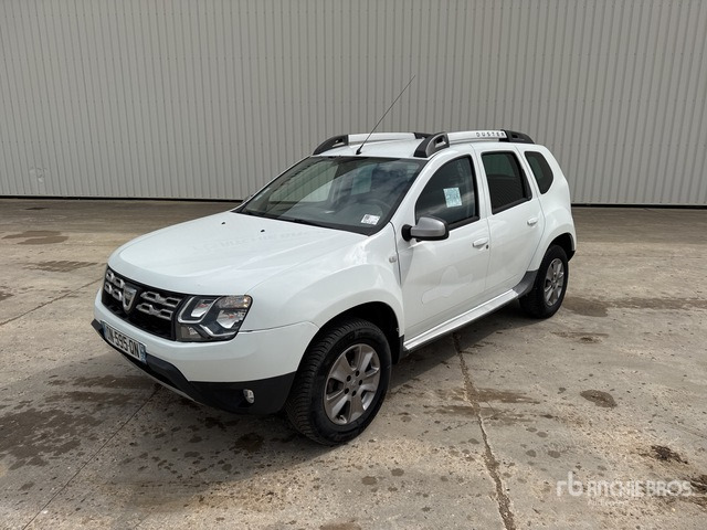 2015 DACIA Duster 4x4 Vehicule Utilitaire Cargo Van - Car: picture 1 2015 DACIA Duster 4x4 Vehicule Utilitaire Cargo Van - Car: picture 1