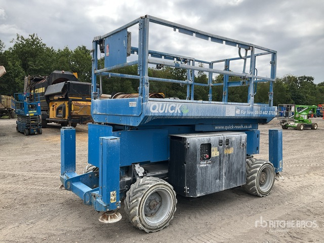 2014 Genie GS2669RT 4x4 Diesel Scissor Lift - Scissor lift: picture 2 2014 Genie GS2669RT 4x4 Diesel Scissor Lift - Scissor lift: picture 2