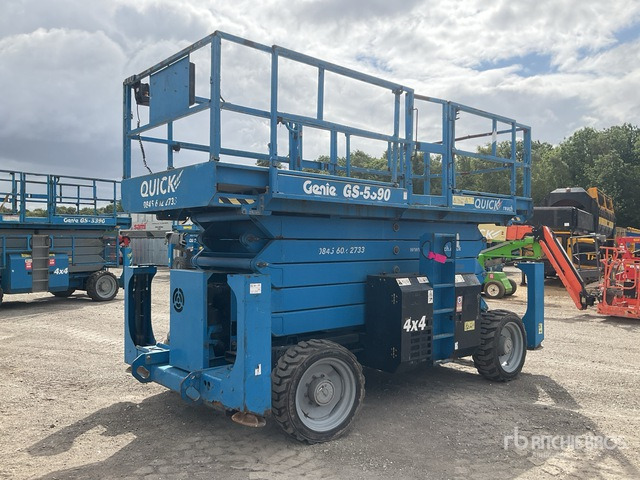2015 Genie GS-5390 4x4 Diesel Scissor Lift - Scissor lift: picture 1 2015 Genie GS-5390 4x4 Diesel Scissor Lift - Scissor lift: picture 1