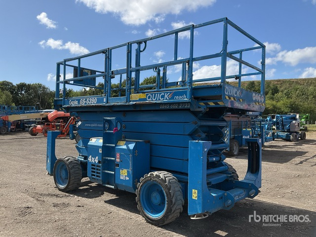 2016 Genie GS5390 4x4 Diesel Scissor Lift - Scissor lift: picture 2 2016 Genie GS5390 4x4 Diesel Scissor Lift - Scissor lift: picture 2