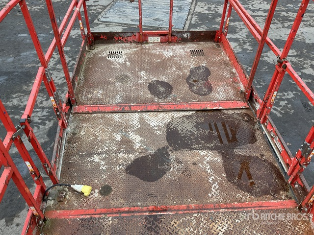 2016 Skyjack SJ8841A 4x4 Diesel Scissor Lift - Scissor lift: picture 5 2016 Skyjack SJ8841A 4x4 Diesel Scissor Lift - Scissor lift: picture 5