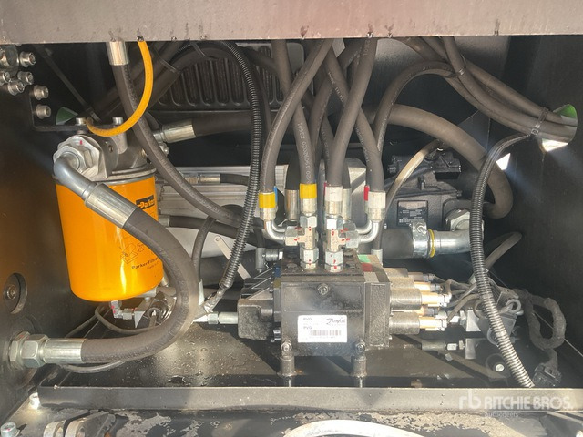 2021 Kovaco Elise 900 Electric Skid Steer Loader - Skid steer loader: picture 5 2021 Kovaco Elise 900 Electric Skid Steer Loader - Skid steer loader: picture 5