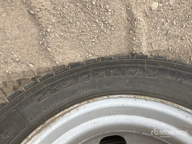 2021 Mitsubishi Canter 4x2 Flatbed Truck - Tow truck: picture 5 2021 Mitsubishi Canter 4x2 Flatbed Truck - Tow truck: picture 5
