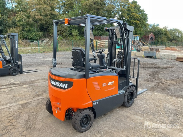 2023 Doosan B25X-7 PLUS 2023 Doosan B25X-7 PLUS 2500 kg Electric Forklift - (Unused) Electric Forklift - Electric forklift: picture 3 2023 Doosan B25X-7 PLUS 2023 Doosan B25X-7 PLUS 2500 kg Electric Forklift - (Unused) Electric Forklift - Electric forklift: picture 3