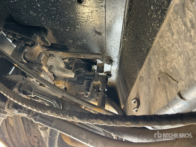 Wheel loader 2006 Cat 966H: picture 6