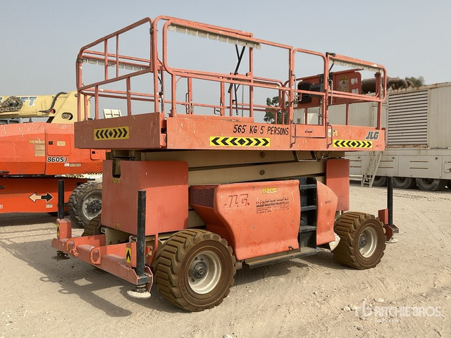 2007 JLG 4394 RT 4x4 Diesel Scissor Lift - Scissor lift: picture 3 2007 JLG 4394 RT 4x4 Diesel Scissor Lift - Scissor lift: picture 3