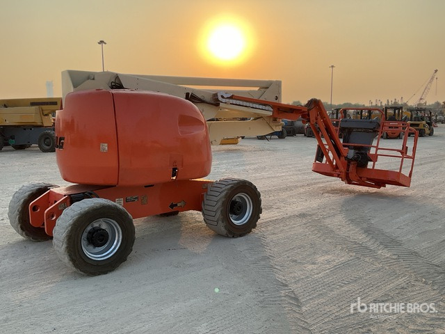 2007 JLG 450AJ 4WD Diesel Articulating Boom Lift - Articulated boom: picture 3 2007 JLG 450AJ 4WD Diesel Articulating Boom Lift - Articulated boom: picture 3