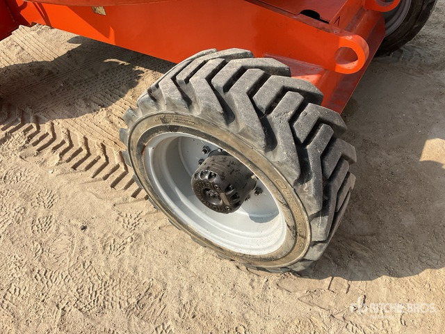 2007 JLG 450AJ 4WD Diesel Articulating Boom Lift - Articulated boom: picture 4 2007 JLG 450AJ 4WD Diesel Articulating Boom Lift - Articulated boom: picture 4