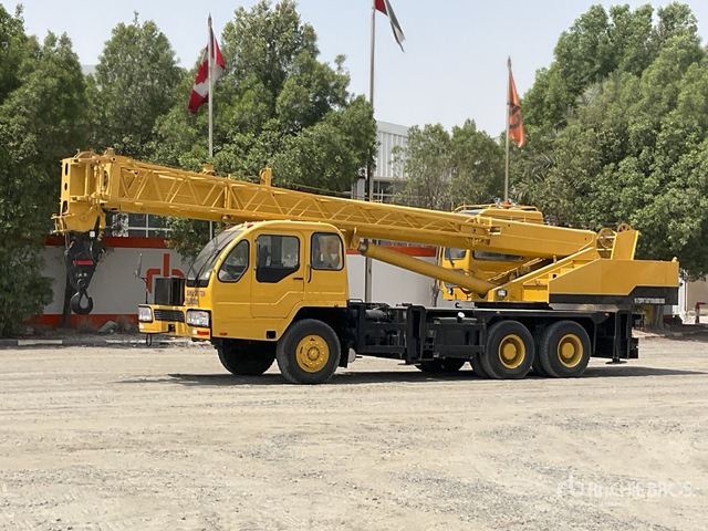 2007 XCMG QY20 20 ton 6x4 Hydraulic Truck Crane - Mobile crane: picture 1 2007 XCMG QY20 20 ton 6x4 Hydraulic Truck Crane - Mobile crane: picture 1