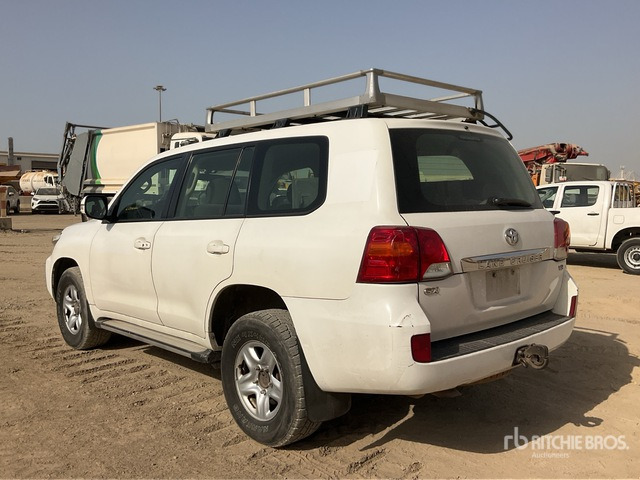 2012 Toyota Land Cruiser GX 200L 4x4 SUV - SUV: picture 2 2012 Toyota Land Cruiser GX 200L 4x4 SUV - SUV: picture 2