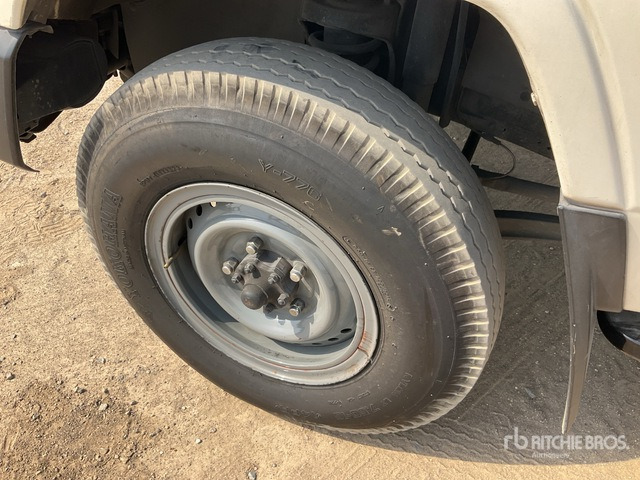 2013 Toyota Land Cruiser 78L 4x4 SUV - SUV: picture 5 2013 Toyota Land Cruiser 78L 4x4 SUV - SUV: picture 5
