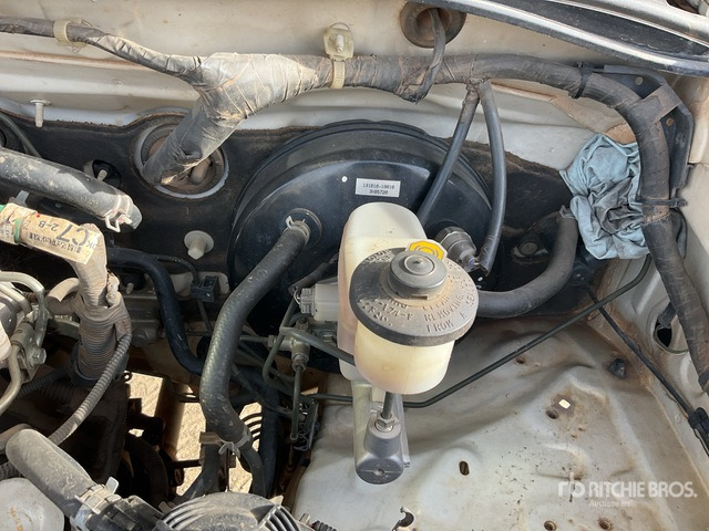 2014 Toyota Hilux 4x4 Crew Cab Pickup - Pickup truck: picture 4 2014 Toyota Hilux 4x4 Crew Cab Pickup - Pickup truck: picture 4