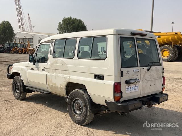 2014 Toyota Land Cruiser 78L 4x4 SUV - SUV: picture 4 2014 Toyota Land Cruiser 78L 4x4 SUV - SUV: picture 4