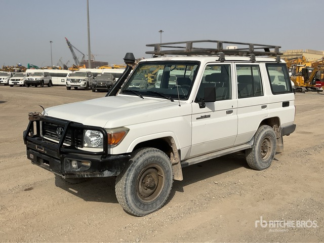 2018 Toyota Land Cruiser 76L 4x4 SUV - SUV: picture 2 2018 Toyota Land Cruiser 76L 4x4 SUV - SUV: picture 2