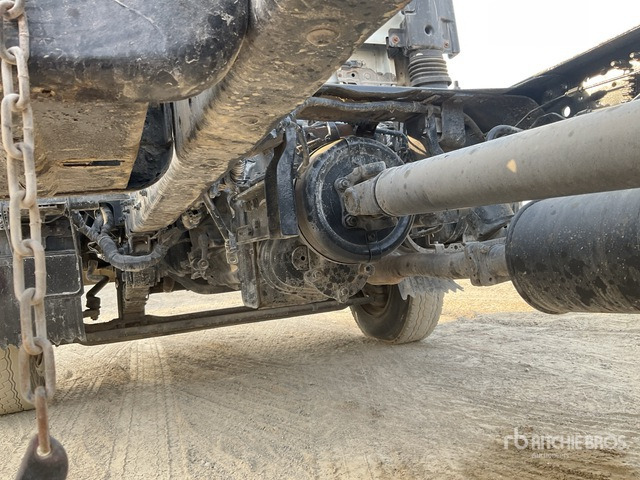 Cab chassis truck 2019 Isuzu NPR 4x2 Cab and Chassis: picture 6