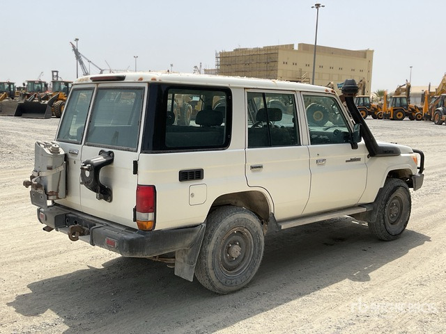 2019 Toyota Land Cruiser 76L 4x4 SUV - SUV: picture 3 2019 Toyota Land Cruiser 76L 4x4 SUV - SUV: picture 3