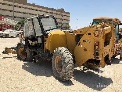 CAT TH580B - Telescopic handler: picture 2 CAT TH580B - Telescopic handler: picture 2