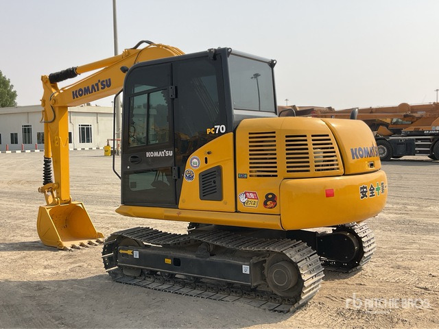 Komatsu PC70-8 - Mini excavator: picture 3 Komatsu PC70-8 - Mini excavator: picture 3