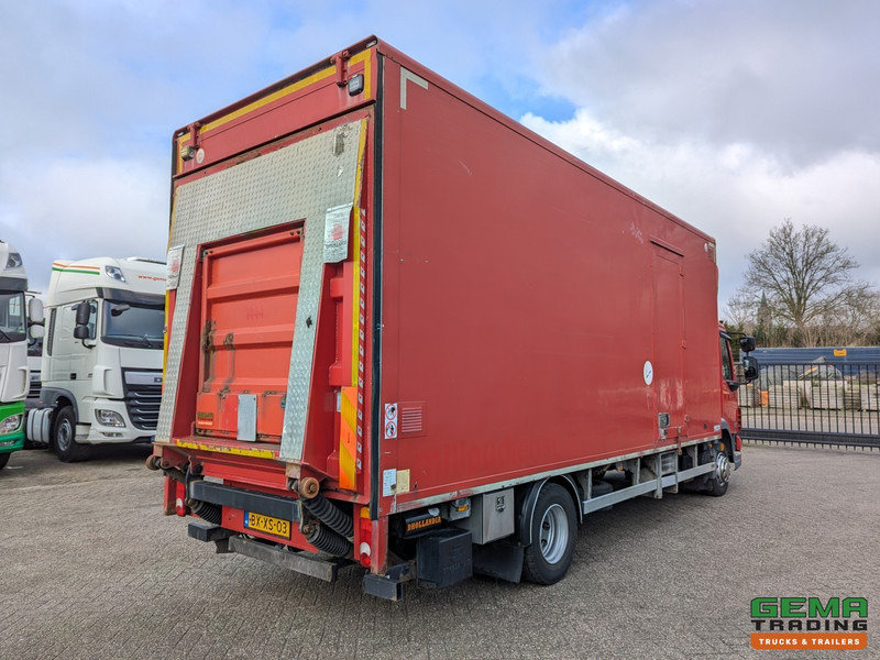 DAF FA LF45.210 4x2 Dagcab Euro5 EEV - GeslotenBak 6.6M - Zijdeuren - Weegsysteem - Laadklep 1500KG - Box truck: picture 5 DAF FA LF45.210 4x2 Dagcab Euro5 EEV - GeslotenBak 6.6M - Zijdeuren - Weegsysteem - Laadklep 1500KG - Box truck: picture 5