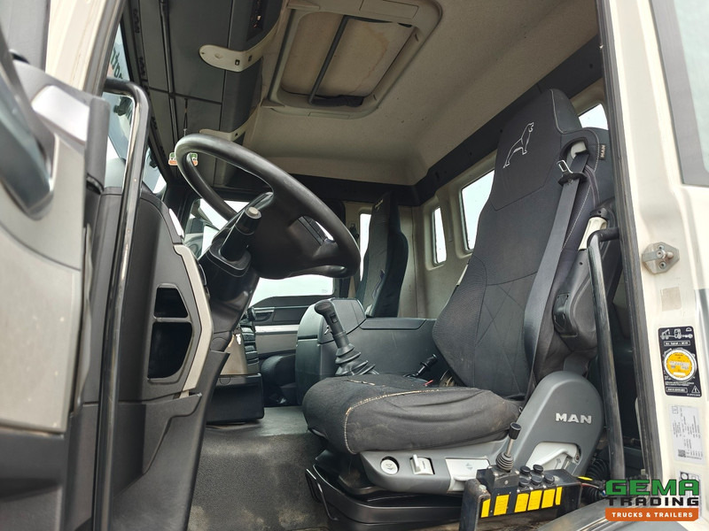 MAN TGS-TGX 26.440 6x4 Dagcabine Euro5 - AJK 20T HaakarmSysteem - Volledig Bladgeveerd - Naafreductie - Handgeschakeld - Hook lift truck: picture 5 MAN TGS-TGX 26.440 6x4 Dagcabine Euro5 - AJK 20T HaakarmSysteem - Volledig Bladgeveerd - Naafreductie - Handgeschakeld - Hook lift truck: picture 5