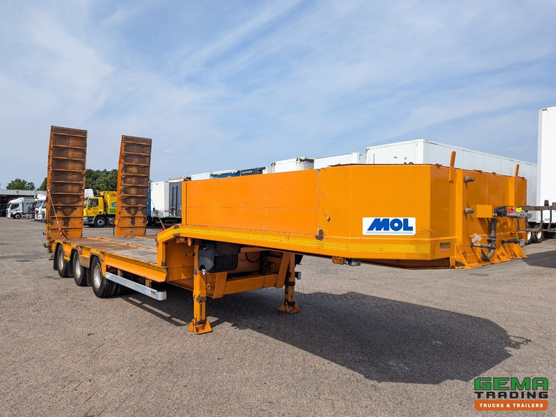 MOL D712/30Tri/45/56/1 3-Assen Gigant - Semi-Dieplader - Hydr. Rampen - NaloopAs - 09/2025 APK - Low loader semi-trailer: picture 4 MOL D712/30Tri/45/56/1 3-Assen Gigant - Semi-Dieplader - Hydr. Rampen - NaloopAs - 09/2025 APK - Low loader semi-trailer: picture 4