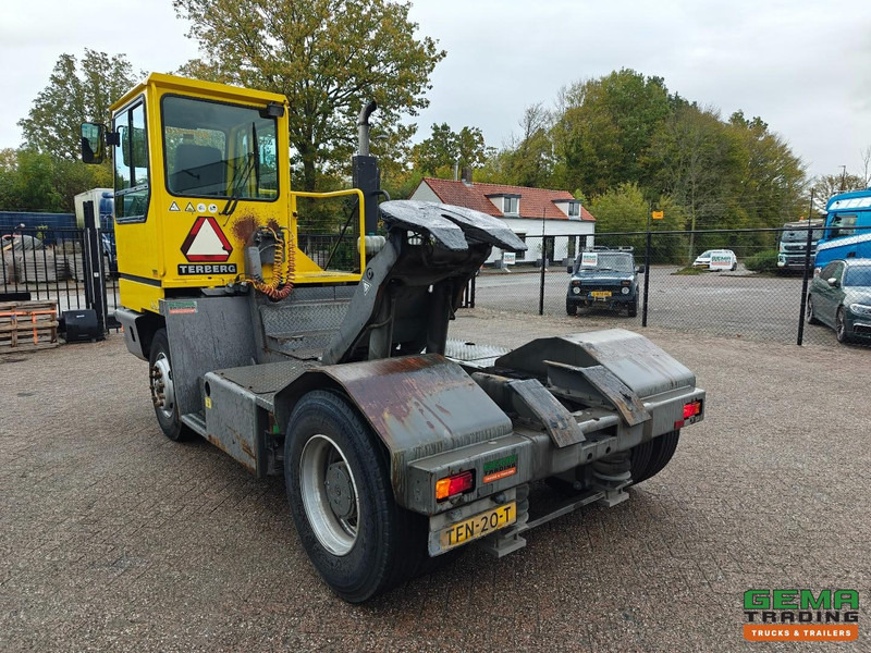 Terberg YT180 Schotel 25T - Naafreductie - Cummins - Landbouw Kenteken 40km/h - Terminal tractor: picture 4 Terberg YT180 Schotel 25T - Naafreductie - Cummins - Landbouw Kenteken 40km/h - Terminal tractor: picture 4