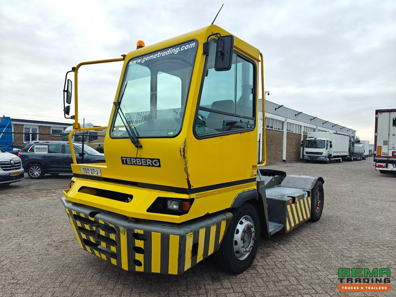 Terberg YT182 Allison - Schotel 30T - Naafreductie - Cummins - Landbouw Kenteken 40km/h - Terminal tractor: picture 1 Terberg YT182 Allison - Schotel 30T - Naafreductie - Cummins - Landbouw Kenteken 40km/h - Terminal tractor: picture 1