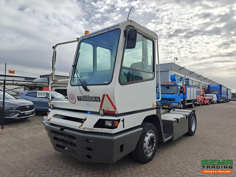 Terberg YT222 Gereviseerde Allison Versnellingsbak - Schotel 27T - Vangmuil - Cummins - Landbouw Kenteken 40km/h - Terminal tractor: picture 1 Terberg YT222 Gereviseerde Allison Versnellingsbak - Schotel 27T - Vangmuil - Cummins - Landbouw Kenteken 40km/h - Terminal tractor: picture 1