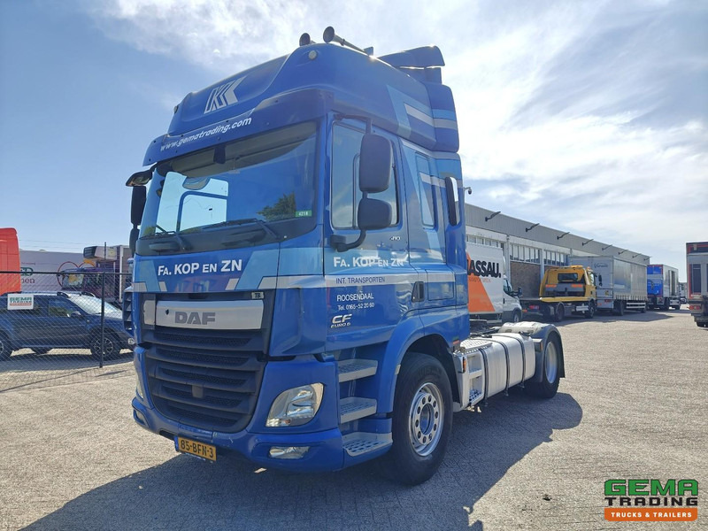 DAF CF 410 FT 4x2 Spacecab Euro6A - 13L engine - Dubbele Tanks - NL truck - SMARTTacho V2 - 01/2026 APK - Tractor unit: picture 1 DAF CF 410 FT 4x2 Spacecab Euro6A - 13L engine - Dubbele Tanks - NL truck - SMARTTacho V2 - 01/2026 APK - Tractor unit: picture 1