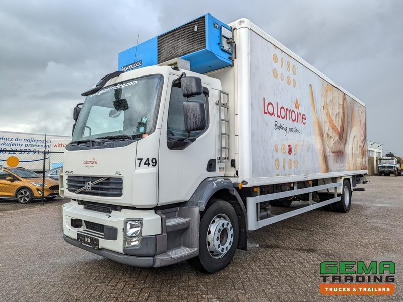 Volvo FL210 4x2 Daycab 18Ton Euro5 Handgeschakeld - Koel-VriesBak 8.40M - Frigo Block - Laadklep 1500KG - Isothermal truck: picture 1 Volvo FL210 4x2 Daycab 18Ton Euro5 Handgeschakeld - Koel-VriesBak 8.40M - Frigo Block - Laadklep 1500KG - Isothermal truck: picture 1