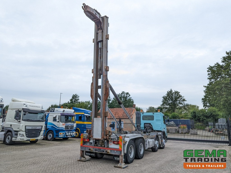 Volvo FMX410 8x4 /4 Daycab Euro5 - Haakarm 25T - CementSilo - RadioGrafisch - Hydr. Steunpoten - NaafReductie - Hook lift truck: picture 3 Volvo FMX410 8x4 /4 Daycab Euro5 - Haakarm 25T - CementSilo - RadioGrafisch - Hydr. Steunpoten - NaafReductie - Hook lift truck: picture 3
