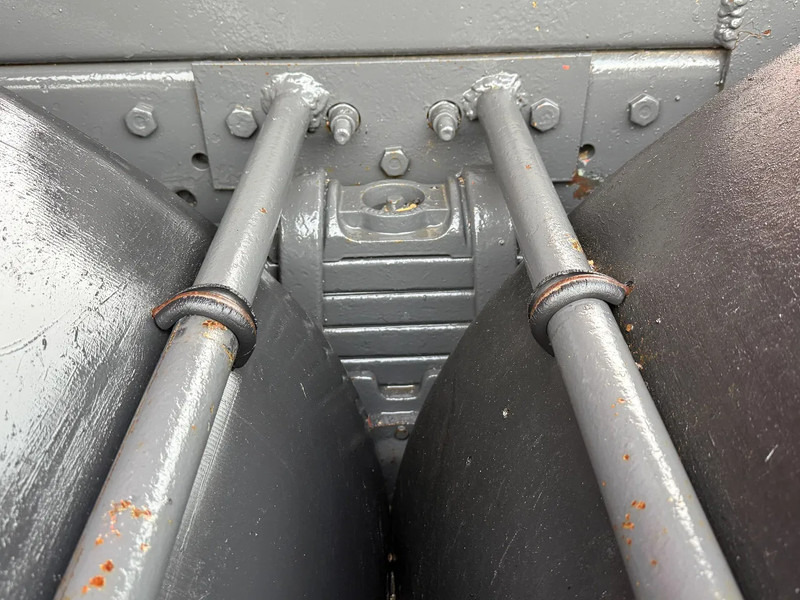 Tipper Mercedes-Benz Actros 4140 V6 8X4 Tipper Spring/Spring Man. Gear*TOP CONDITION*: picture 6 Tipper Mercedes-Benz Actros 4140 V6 8X4 Tipper Spring/Spring Man. Gear*TOP CONDITION*: picture 6