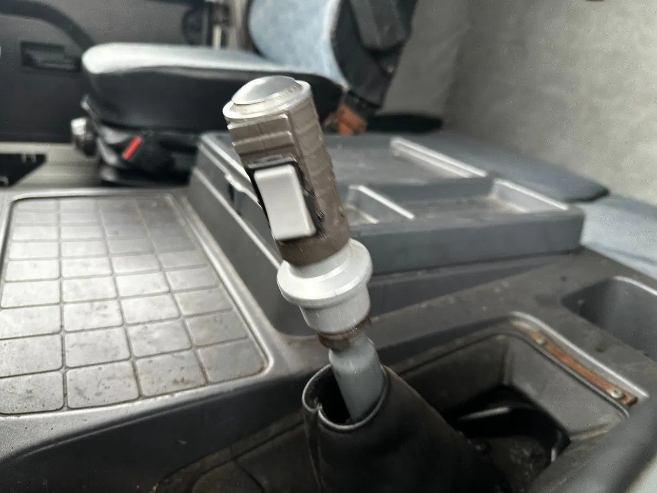 Dropside/ Flatbed truck Scania P113-360 4X2 Platform Manual Gear Retarder Scania P113-360 4X2 Platform Manual Gear Retarder: picture 13