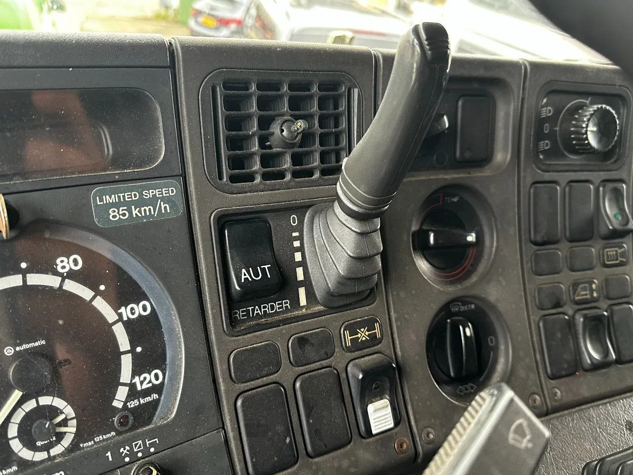Dropside/ Flatbed truck Scania P113-360 4X2 Platform Manual Gear Retarder Scania P113-360 4X2 Platform Manual Gear Retarder: picture 15