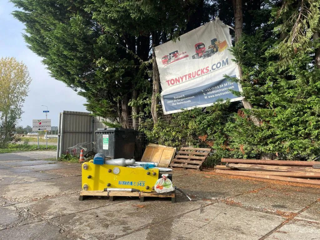 Soosan SB43 Hydraulic Breaker Soosan SB43 Hydraulic Breaker - Hydraulic hammer for Construction machinery: picture 2 Soosan SB43 Hydraulic Breaker Soosan SB43 Hydraulic Breaker - Hydraulic hammer for Construction machinery: picture 2