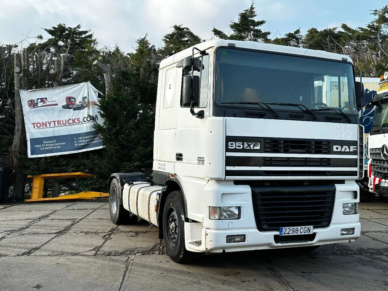 Tractor unit DAF XF 95.380 4X2 Tractor-unit Spring/Air ZF Manual DAF XF 95.380 4X2 Tractor-unit Spring/Air ZF Manual: picture 1