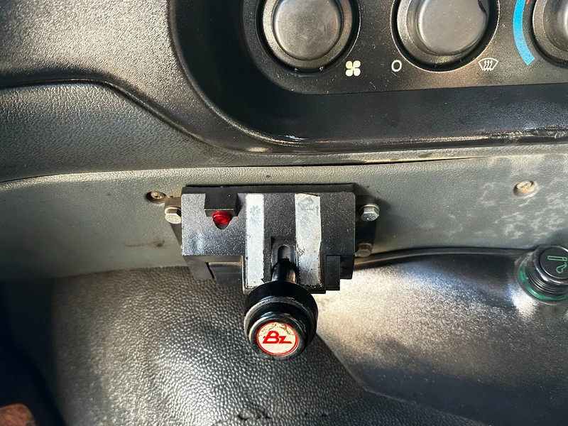 Tractor unit DAF XF 95.380 4X2 Tractor-unit Spring/Air ZF Manual Euro2 PTO: picture 14