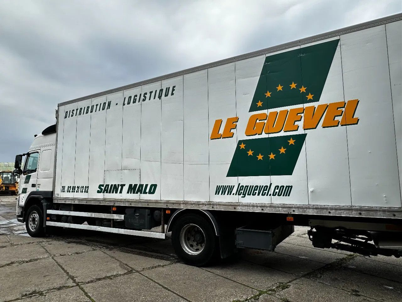 Volvo FM 330 4X2 BOX Spring/Air EURO5 Double Airco Ret - Box truck: picture 3 Volvo FM 330 4X2 BOX Spring/Air EURO5 Double Airco Ret - Box truck: picture 3