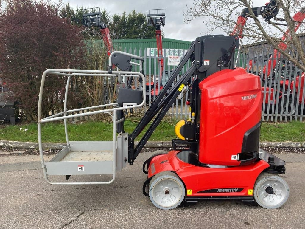 Manitou 100 VJR - Vertical mast lift: picture 1 Manitou 100 VJR - Vertical mast lift: picture 1