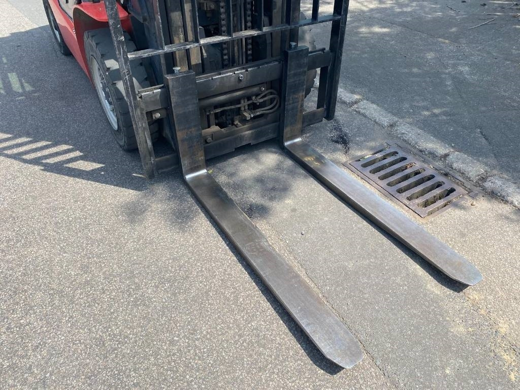 Manitou Mi25D - Diesel forklift: picture 4 Manitou Mi25D - Diesel forklift: picture 4