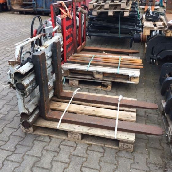 Dürwen UZV25C Fork positioner - Attachment for Material handling equipment: picture 1 Dürwen UZV25C Fork positioner - Attachment for Material handling equipment: picture 1
