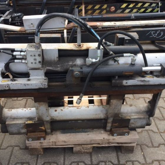 Dürwen UZV25C Fork positioner - Attachment for Material handling equipment: picture 4 Dürwen UZV25C Fork positioner - Attachment for Material handling equipment: picture 4