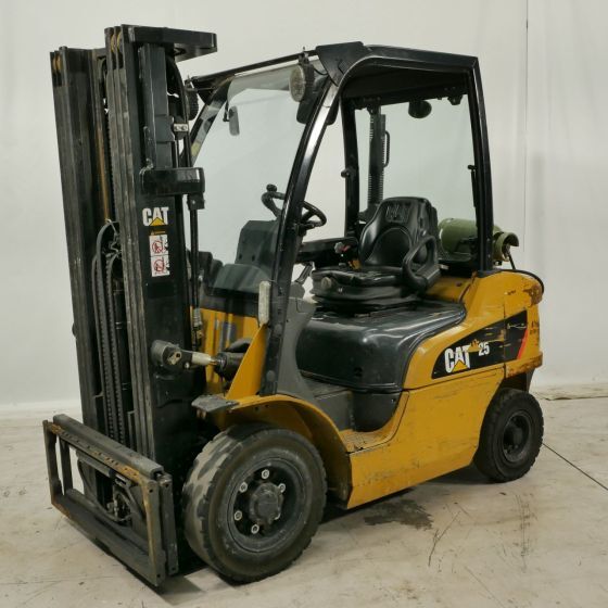 Caterpillar GP25N - LPG forklift: picture 1 Caterpillar GP25N - LPG forklift: picture 1