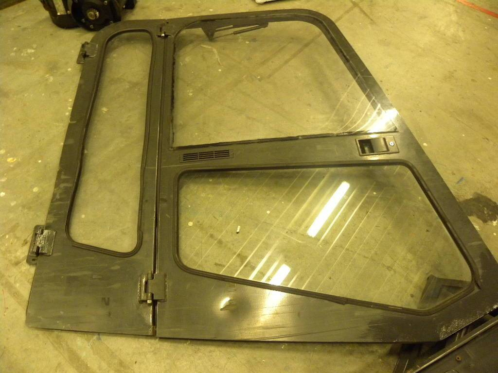 Full cabin for Nissan Q 02L25CU - Door and parts for Material handling equipment: picture 3 Full cabin for Nissan Q 02L25CU - Door and parts for Material handling equipment: picture 3