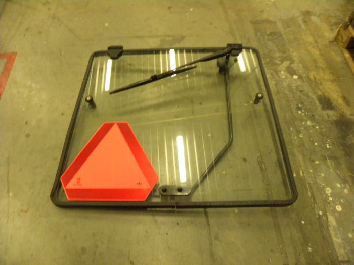 Full cabin for Nissan Q 02L25CU - Cab for Forklift: picture 4 Full cabin for Nissan Q 02L25CU - Cab for Forklift: picture 4